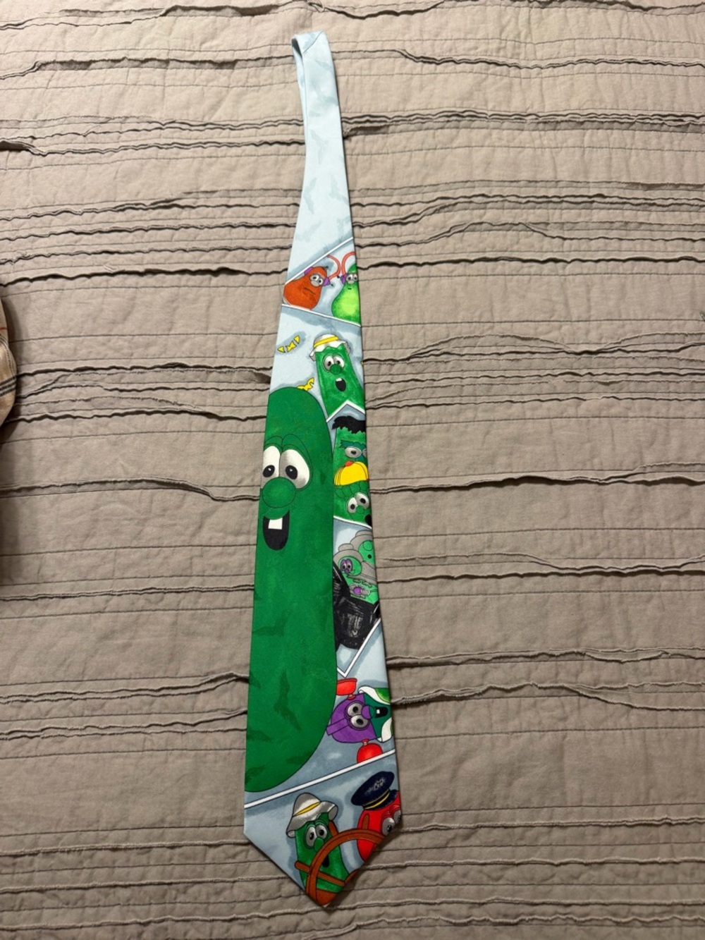 Vintage Silk Veggie Tales Crew Bob, Larry Junior Silk Mens Dress Tie Eagle wings